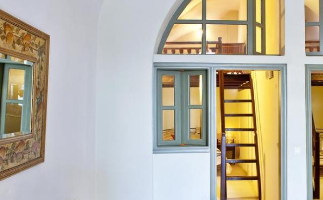 Фото отеля LAVA SUITES & LOUNGE