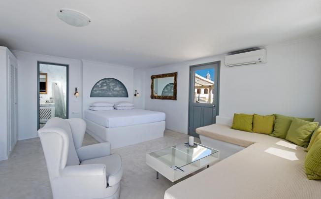 Фото отеля LAVA SUITES & LOUNGE
