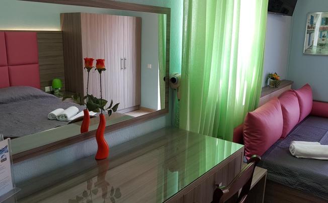 Фото отеля White Rose Hotel