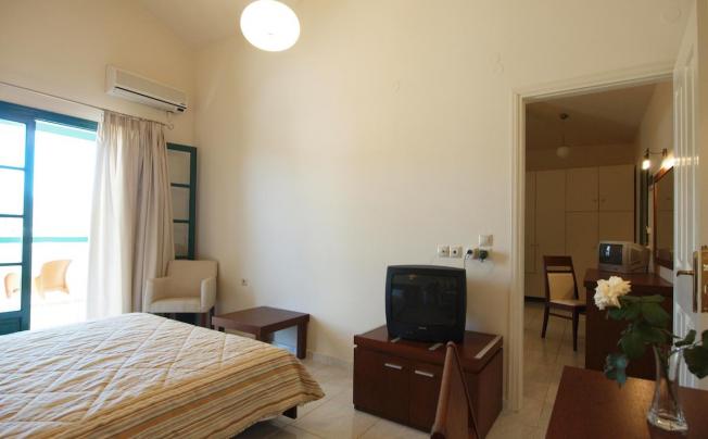 Фото отеля Skiathos Club Hotel & Suites