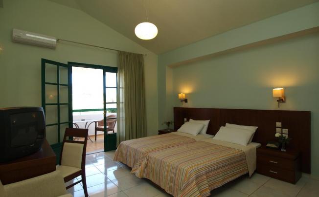 Фото отеля Skiathos Club Hotel & Suites