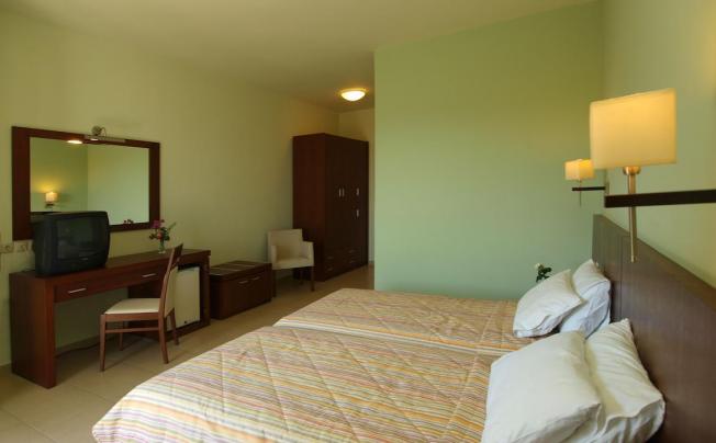 Фото отеля Skiathos Club Hotel & Suites