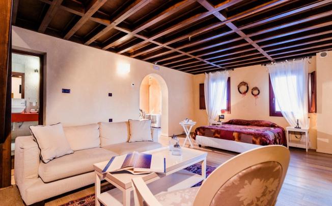 Фото отеля Avalon Boutique Suites Hotel
