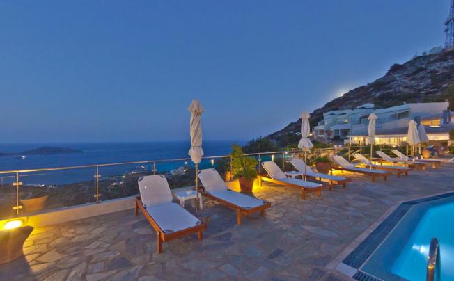 Фото отеля Adrakos Apartments