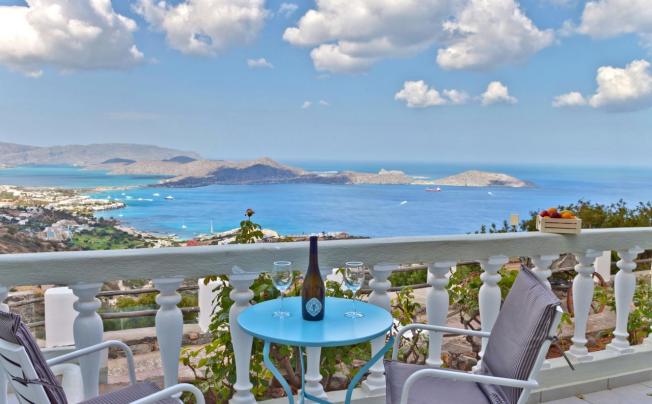 Фото отеля Adrakos Apartments