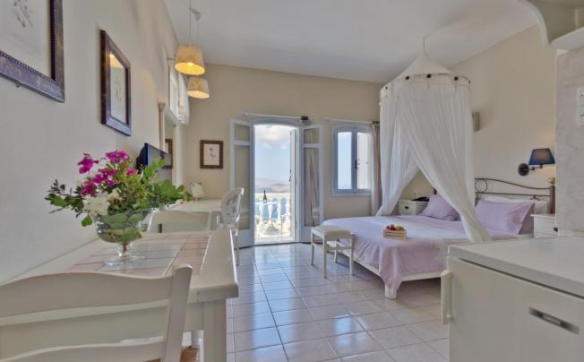 Фото отеля Adrakos Apartments