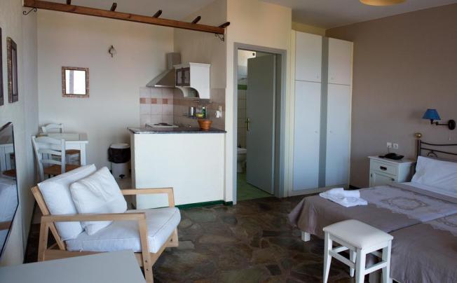 Фото отеля Adrakos Apartments