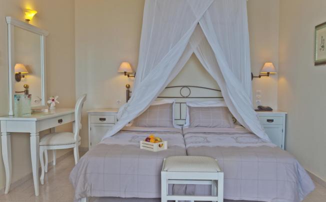 Фото отеля Adrakos Apartments