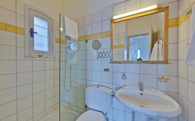 Фото отеля Adrakos Apartments