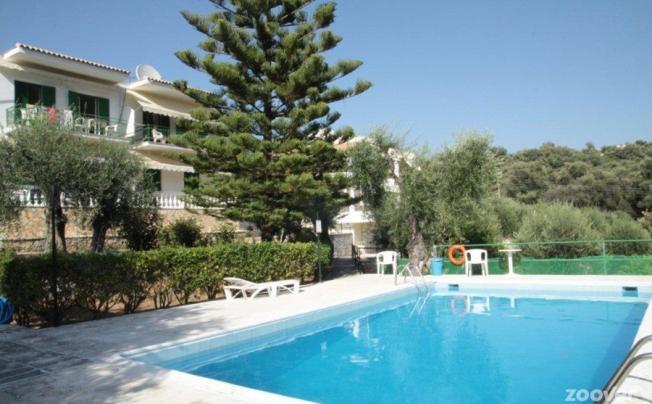 Фото отеля Frangis Apartments Villa 