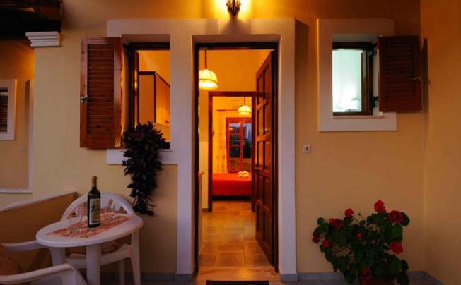 Фото отеля Frangis Apartments Villa 