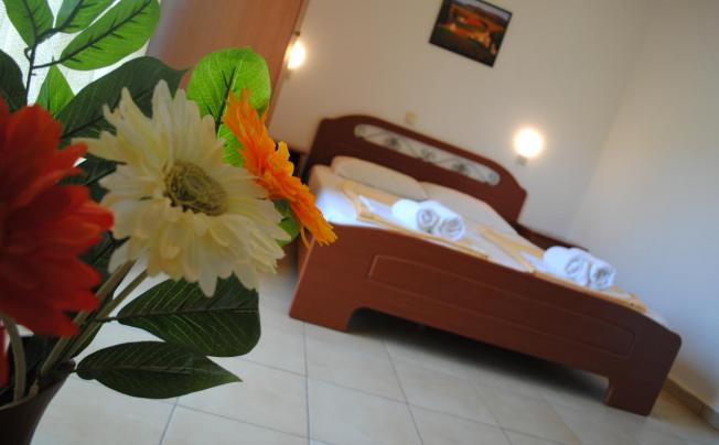 Фото отеля Pefkari Beach Studio Albatross