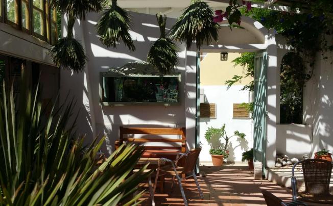 Фото отеля Gorgona Studios Apartments