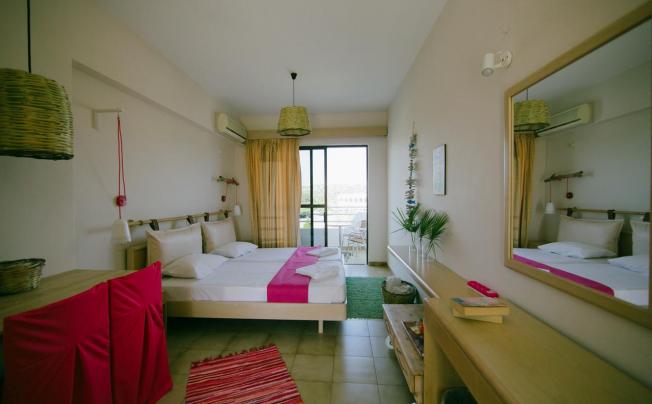 Фото отеля Gorgona Studios Apartments