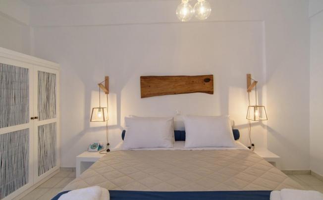 Фото отеля Santorini Crystal Blue Suites