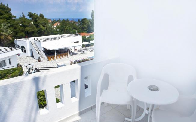 Фото отеля THEO BUNGALOWS