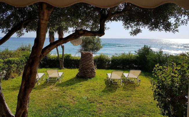 Фото отеля Glyfada Beachfront Apartments & Villas