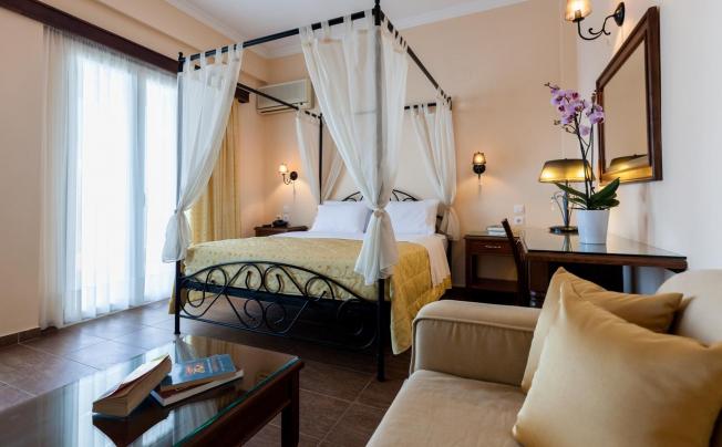 Фото отеля Pantheon City Hotel