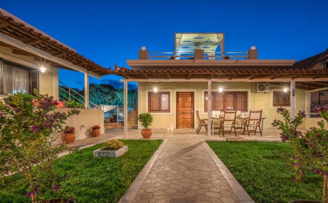 Фото отеля FIORENTINOS VILLA