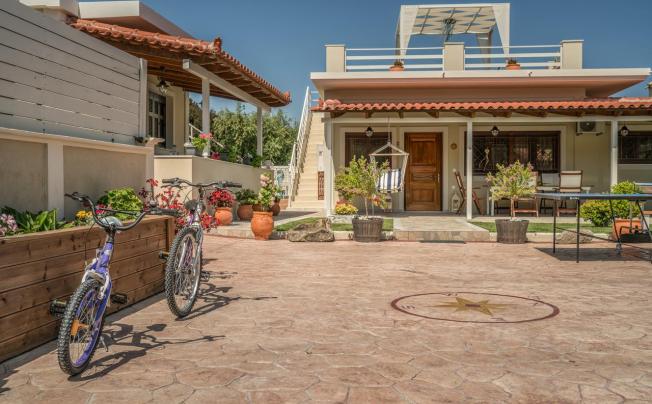 Фото отеля FIORENTINOS VILLA
