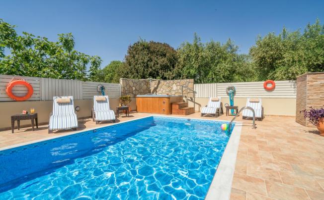 Фото отеля FIORENTINOS VILLA