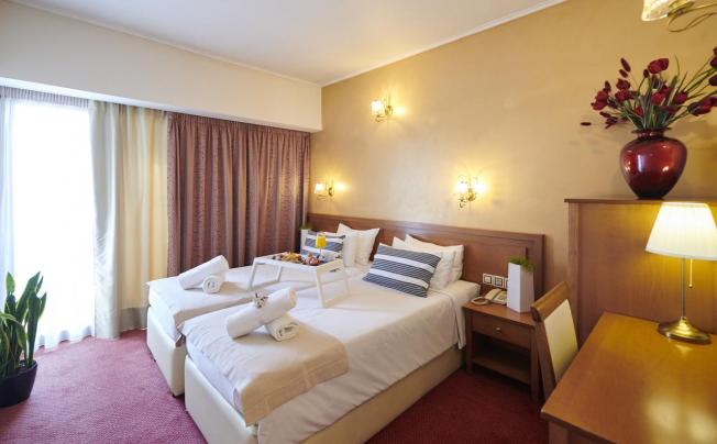 Фото отеля Crystal City Hotel