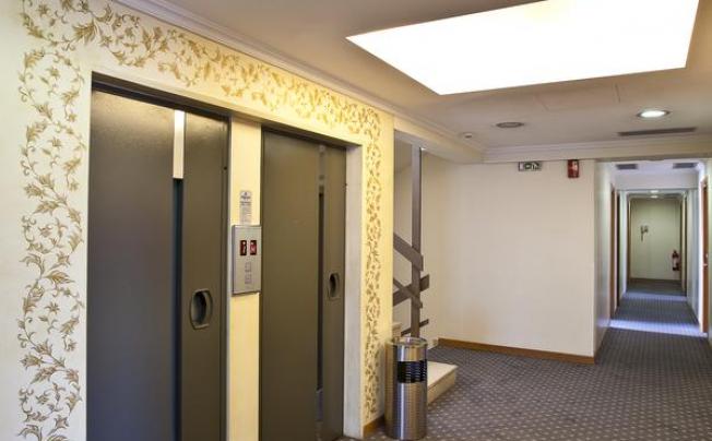 Фото отеля Crystal City Hotel
