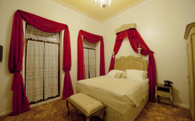 Фото отеля ANAGENNISIS LUXURY BOUTIQUE