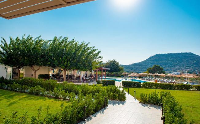 Фото отеля ZOES HOTEL 