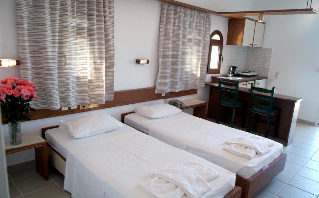 Фото отеля Kiriakos Apartments
