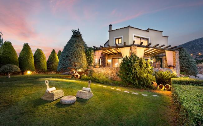 Фото отеля Villa Golden Crest