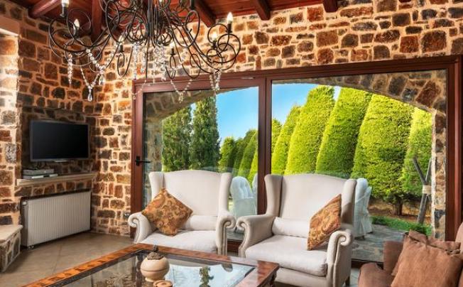 Фото отеля Villa Golden Crest