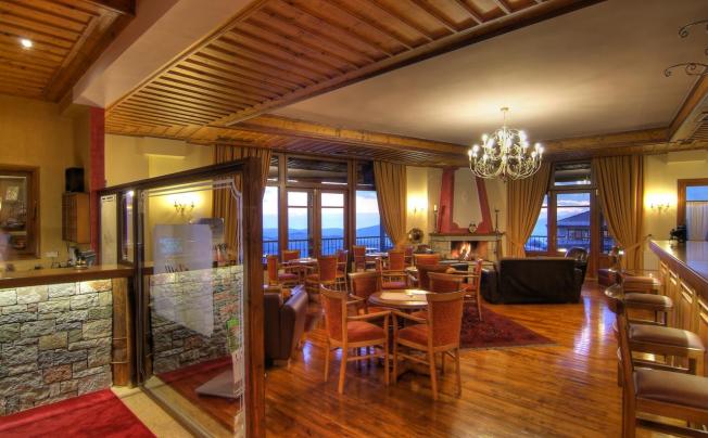 Фото отеля Alpen House Hotel & Suites 