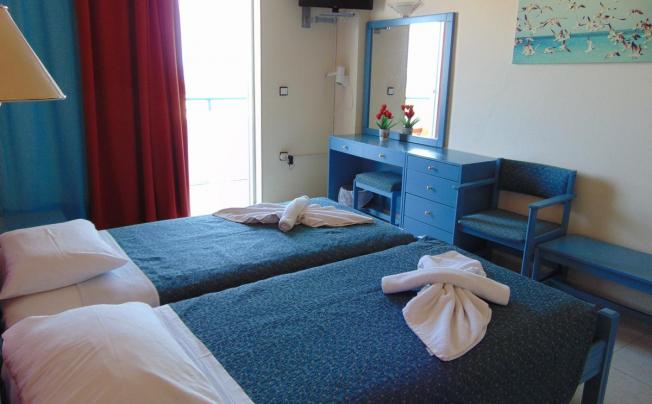 Фото отеля NIRVANA BEACH HOTEL 