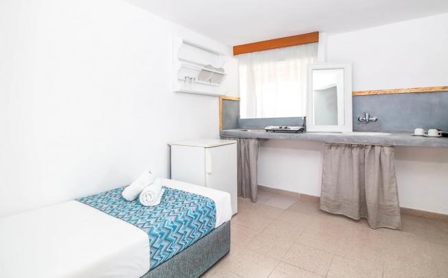 Фото отеля Tinas Plus Hotel