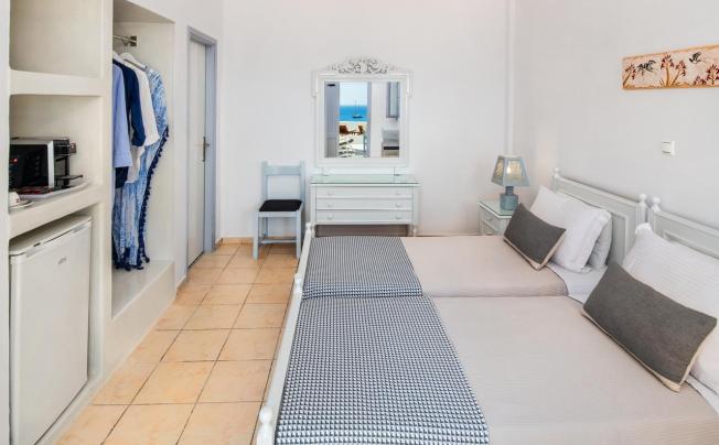 Фото отеля Akrotiri Hotel