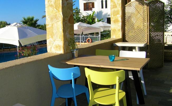Фото отеля Emerald Hotel Apartments