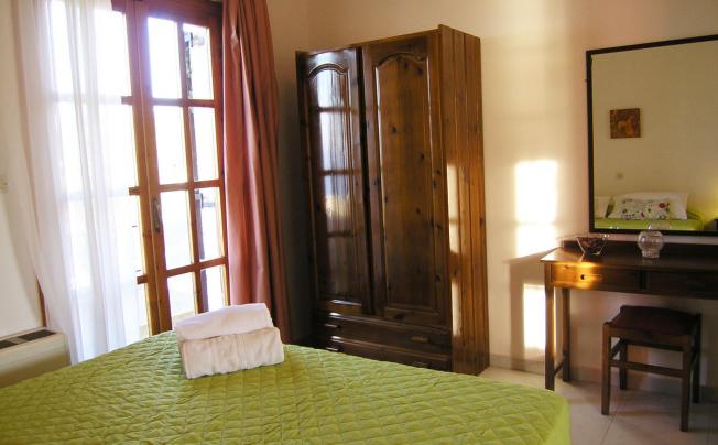 Фото отеля Emerald Hotel Apartments