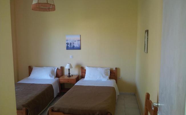 Фото отеля Salvanos Beachfront Apartments