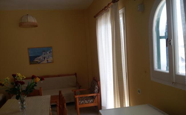 Фото отеля Salvanos Beachfront Apartments