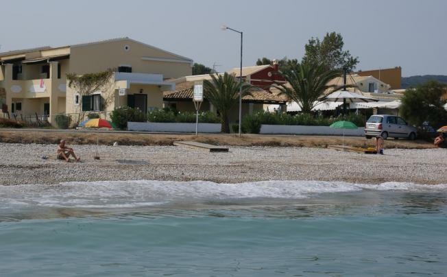 Фото отеля Salvanos Beachfront Apartments