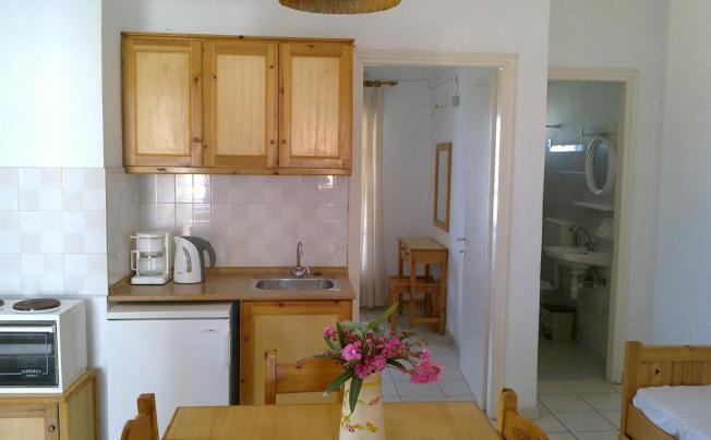Фото отеля Salvanos Beachfront Apartments