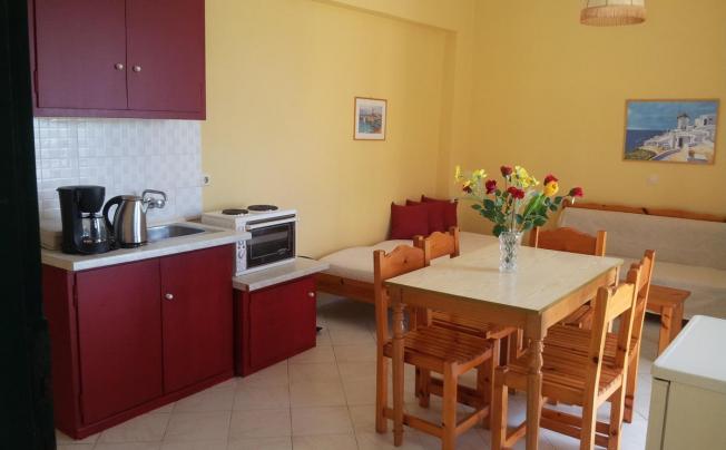 Фото отеля Salvanos Beachfront Apartments