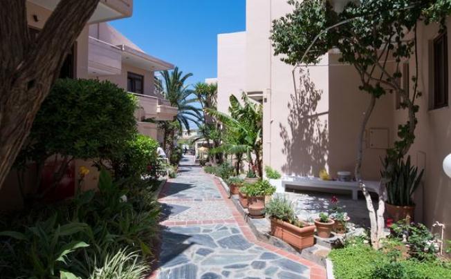 Фото отеля OSCAR SUITES & VILLAGE