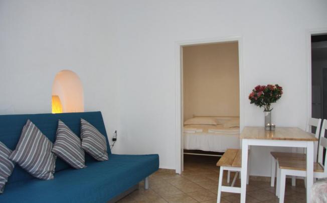 Фото отеля MADRES APARTMENTS