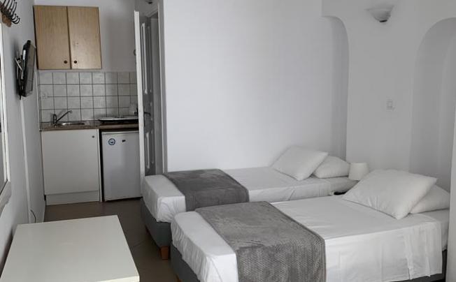 Фото отеля MADRES APARTMENTS