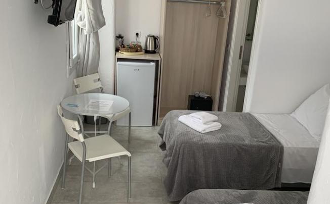 Фото отеля MADRES APARTMENTS