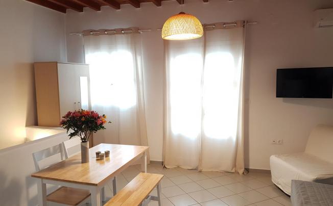 Фото отеля MADRES APARTMENTS