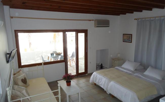 Фото отеля MADRES APARTMENTS