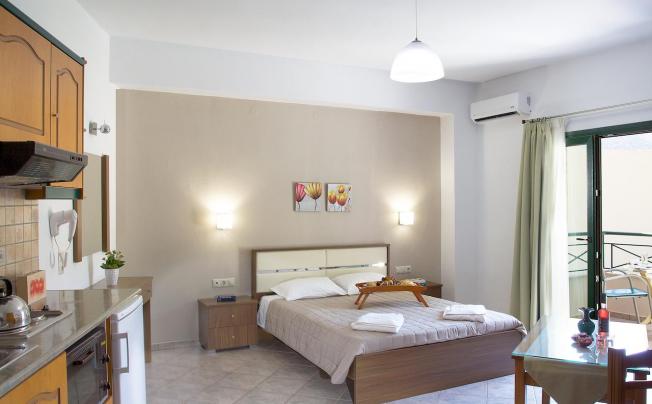Фото отеля Amalia Apartments Crete